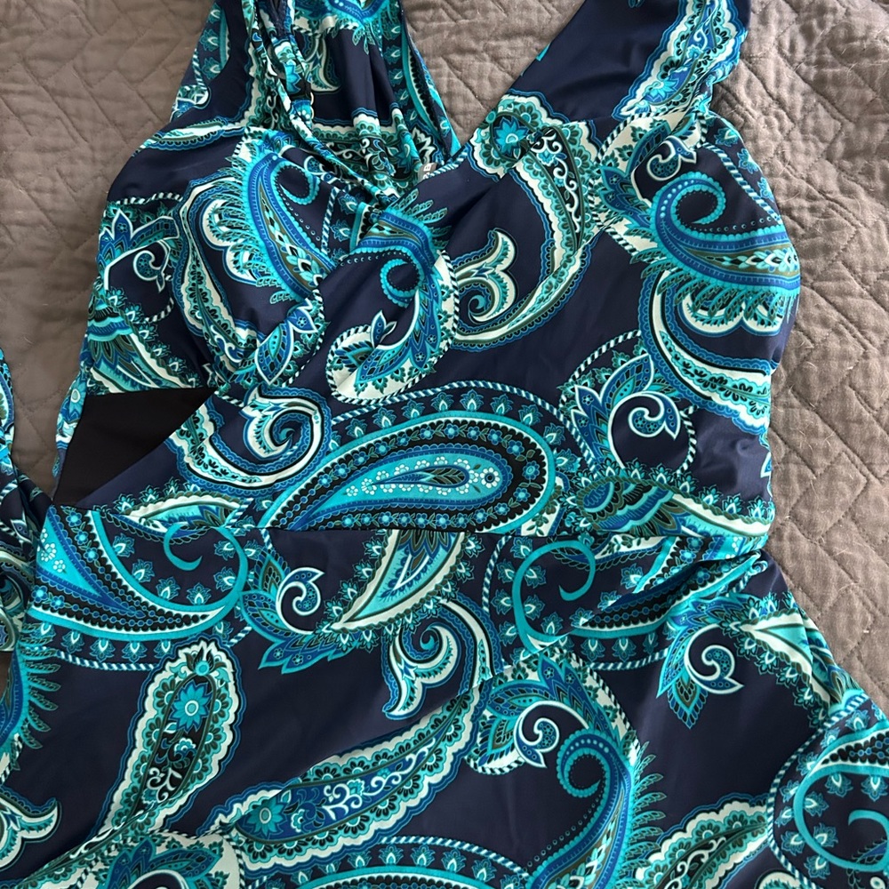 NWOT size 14 Land’s End two-piece bathing suit.
